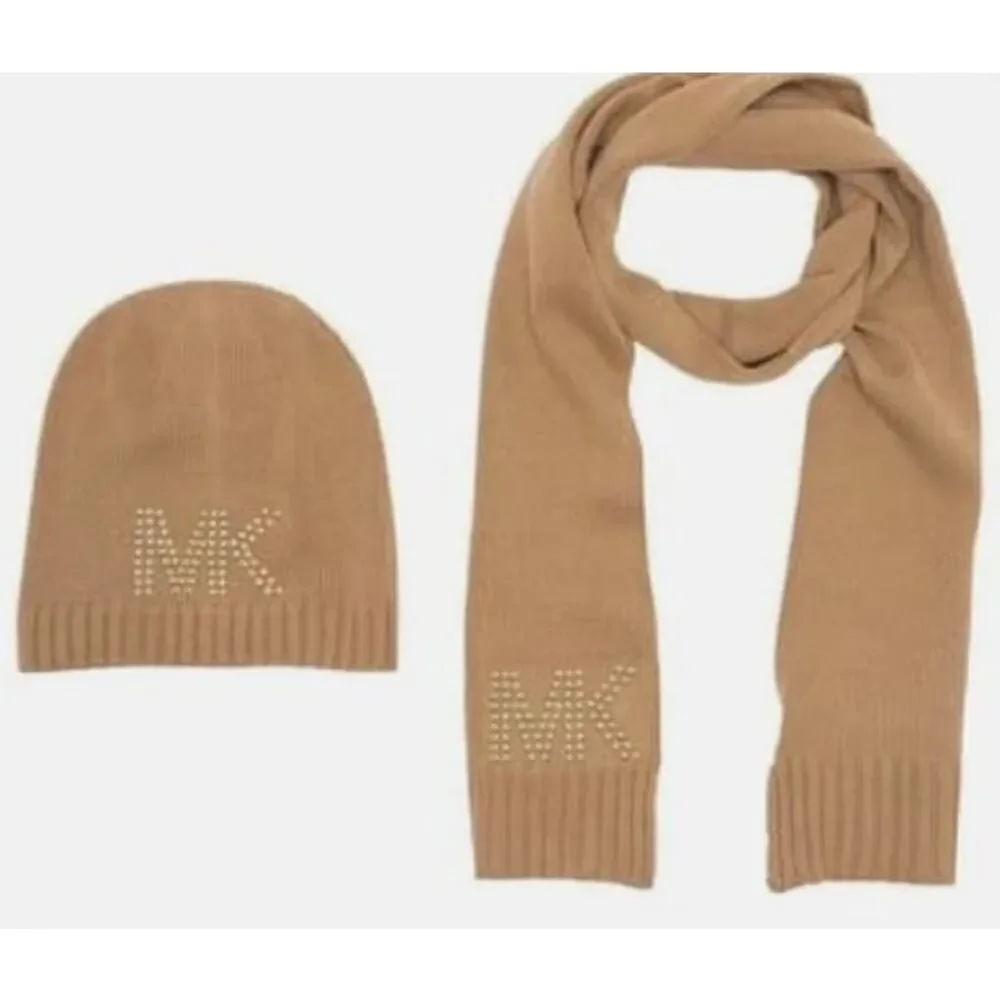 NWT MK Michael Kors Dome Studded Scarf & Hat Set
